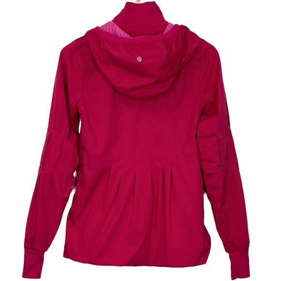 Lululemon Run Track and Field Jacket Fruity Tootie Pink Stripe Size 4 - Picture 2 of 12